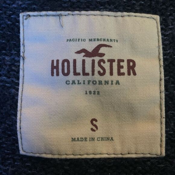 Hollister university Cardigan Sweater size Small - Picture 3 of 4